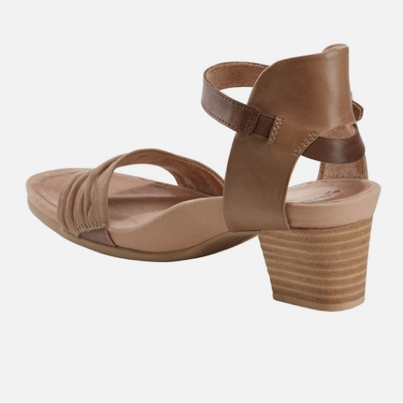 Earth Ivy Symphony Sand Nubuck Sandal Block Heels size 7 - Picture 10 of 16